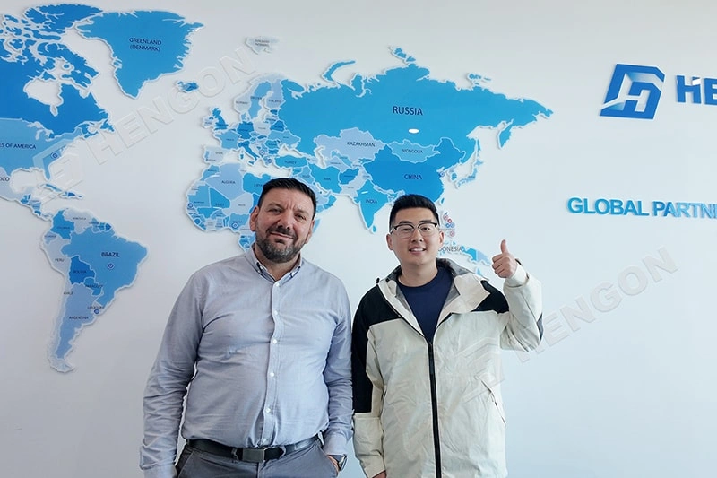 Cliente Griego Visita Hengon Para Discutir Proyectos Y Cooperación Futura